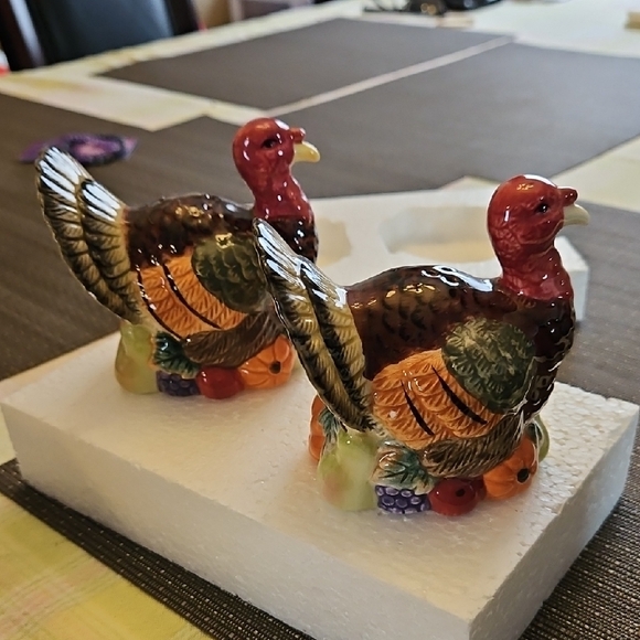 Cosmos Other - Colorful Turkey Salt & Pepper Shakers